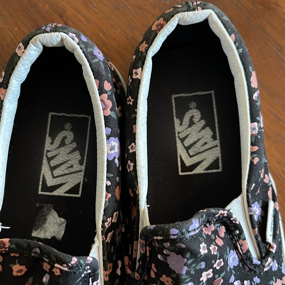 VANS - Picture 4 of 5